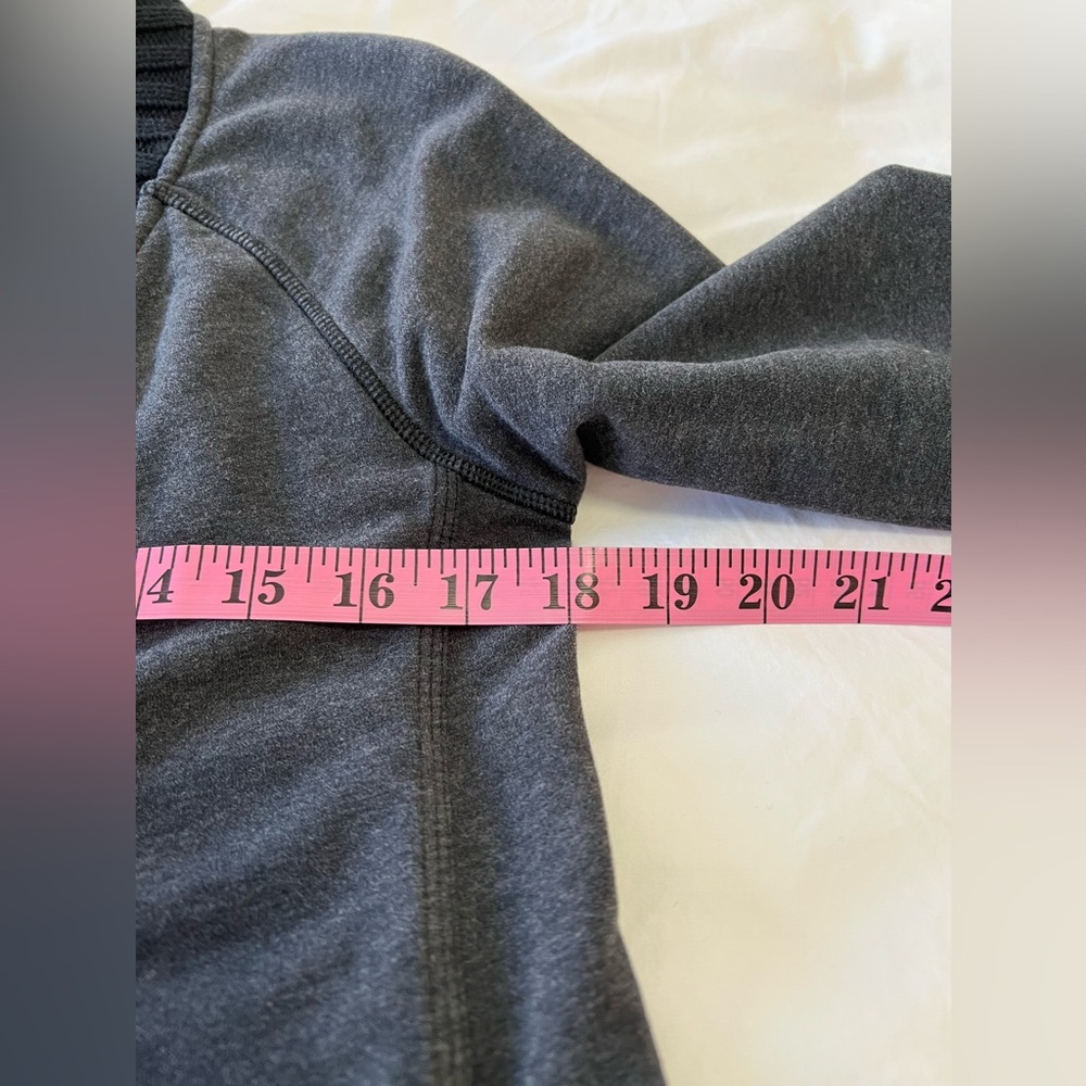 Lululemon Womens SZ 6 | Gray Heathered Bliss Break Jacket Yoga Cardigan One Snap - Picture 5 of 8